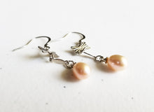 将图片加载到图库查看器，HAPPY000036 PE   7mm Freshwater Pearl Earring (Pink and white colors)